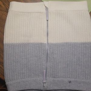 RARE! Lululemon Falling Freely Zippered Wool Scarf